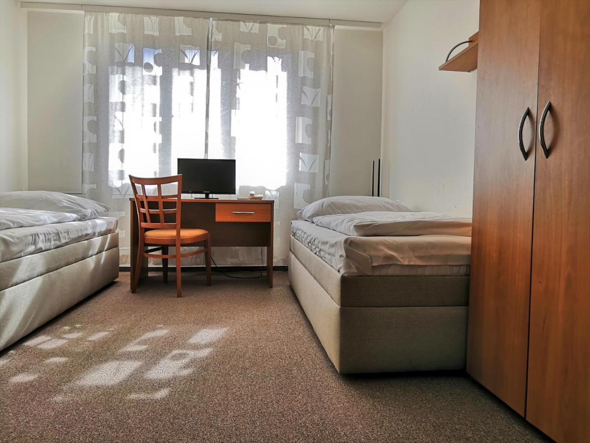Quadruple Room with Private Bathroom,890008345:JPEG